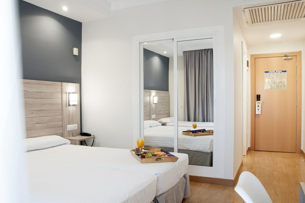 Фото Hotel Maya Alicante