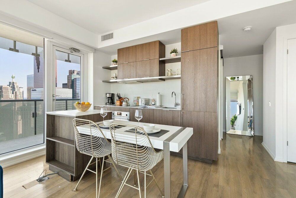 Фото Bonvoy Suites Eaton Centre