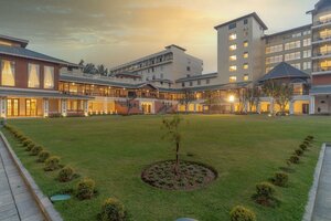Гостиница Radisson Collection Hotel & SPA, Riverfront Srinagar