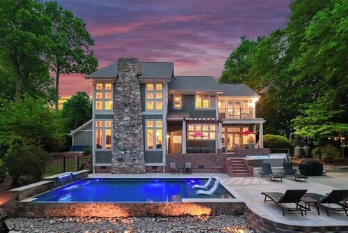 Гостиница Boathouse Cove by Avantstay Pool + Swim Dock Hot Tub