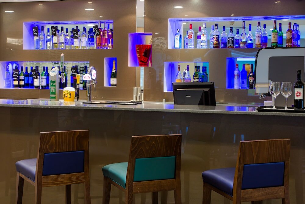 Фото Holiday Inn Express London - Earl's Court