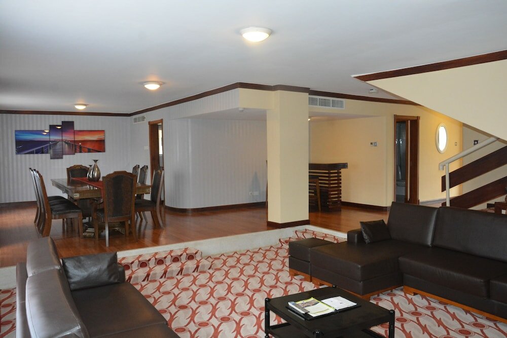 Фото Golf Course Hotel