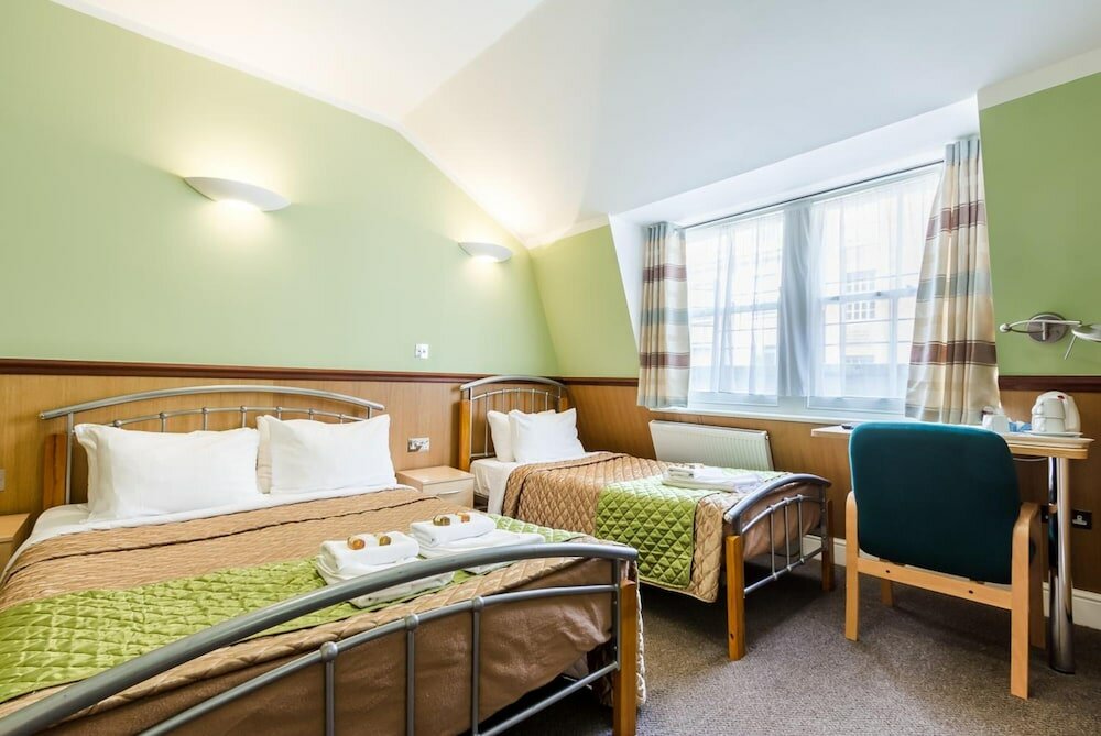 Фото Gower House Hotel