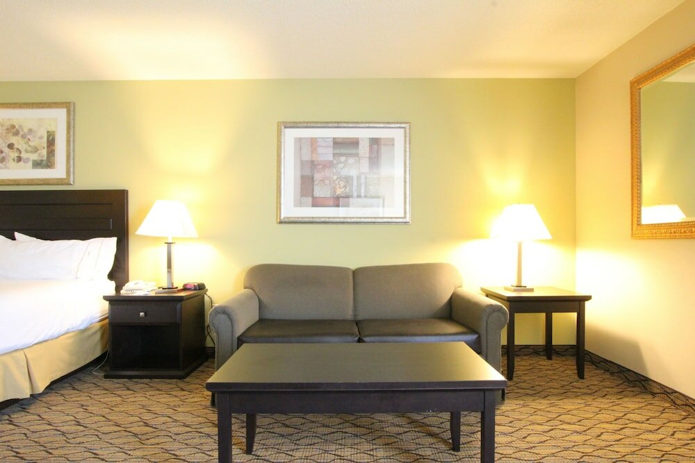 Фото Holiday Inn Express Hotel & Suites Chicago - Libertyville, an Ihg Hotel