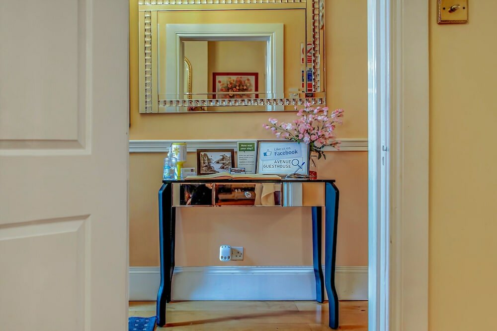 Фото Oyo Avenue House