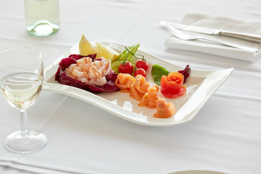 Фото Alma Lodge Hotel