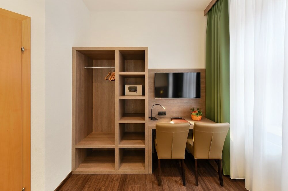 Фото Lucia Hotel