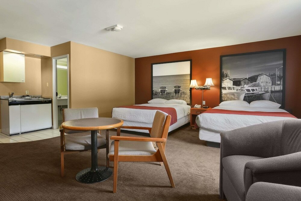 Фото Super 8 by Wyndham North Bay