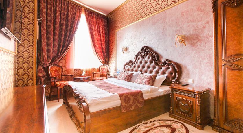 Фото Golden House