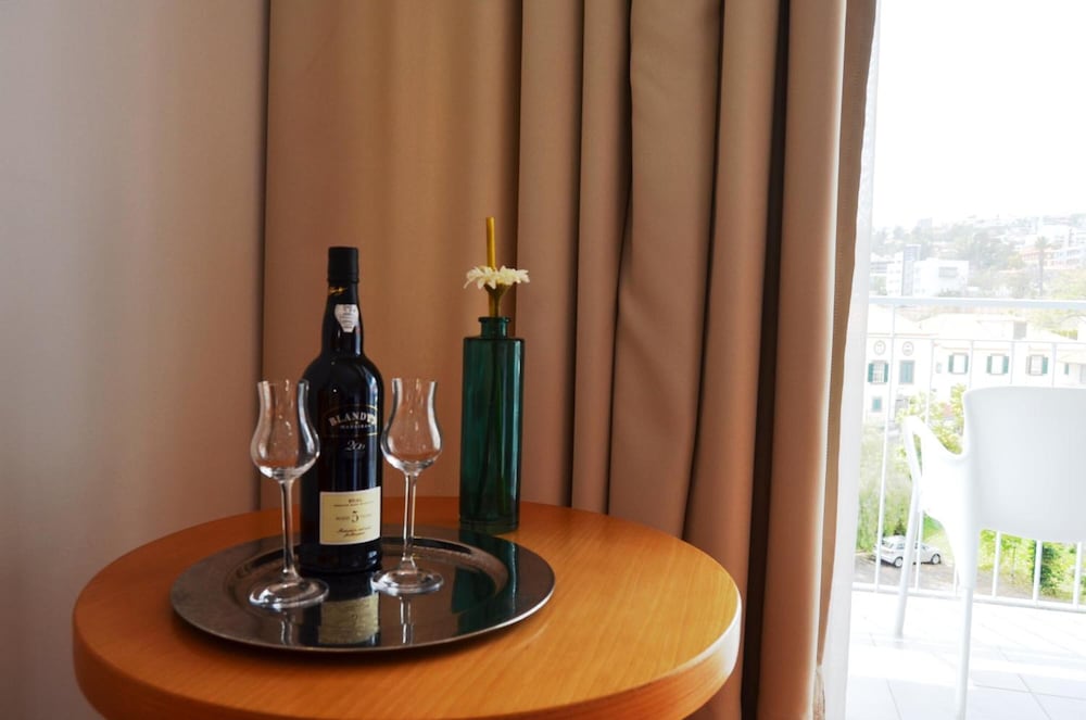 Фото Madeira Bright Star Hotel