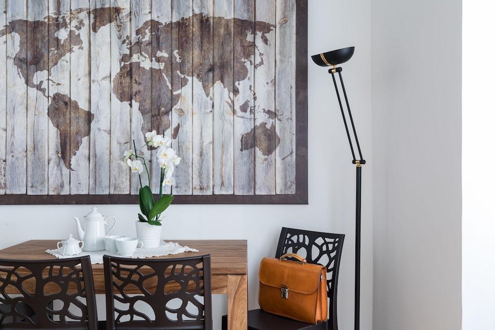 Фото A World Aparts - 87 Boschetto