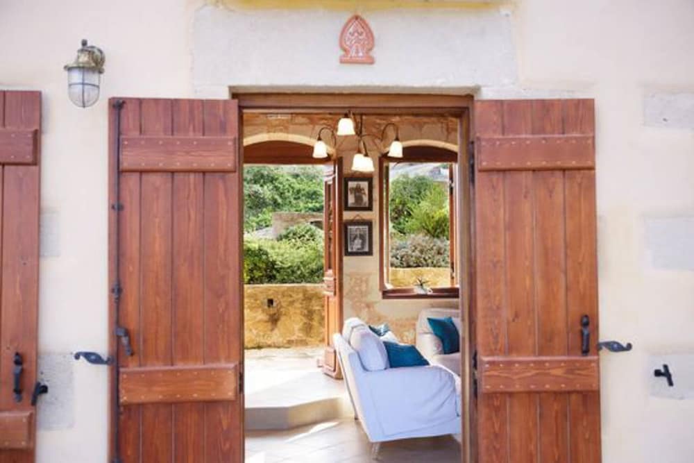 Фото Villa Patriko Lux villa with pool next to Balos