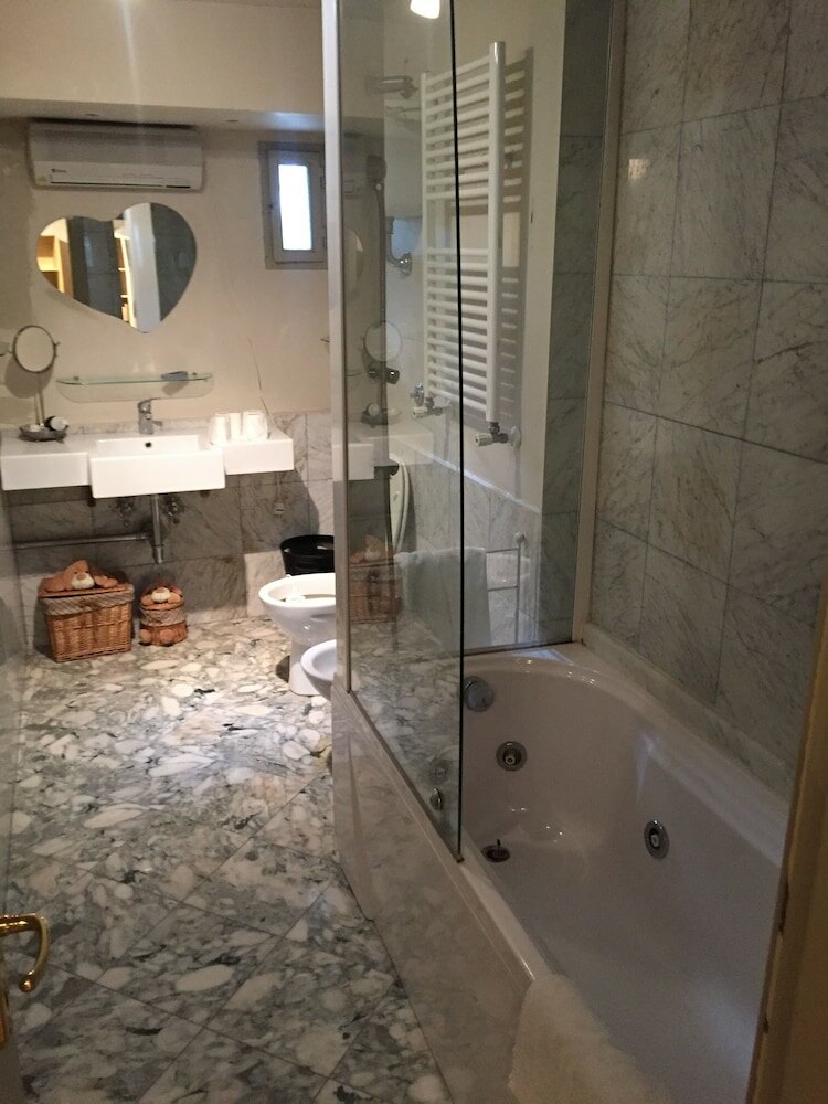 Фото Castello di Torcrescenza