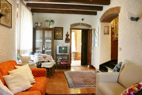 Гостиница Beautiful private villa with Wifi, private pool, TV, pets allowed and parking, close to Arezzo