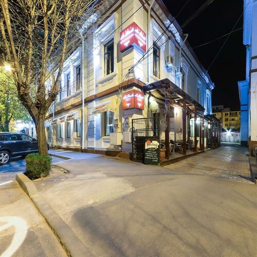 Гостиница La Strada Boutique Villa в Питешти