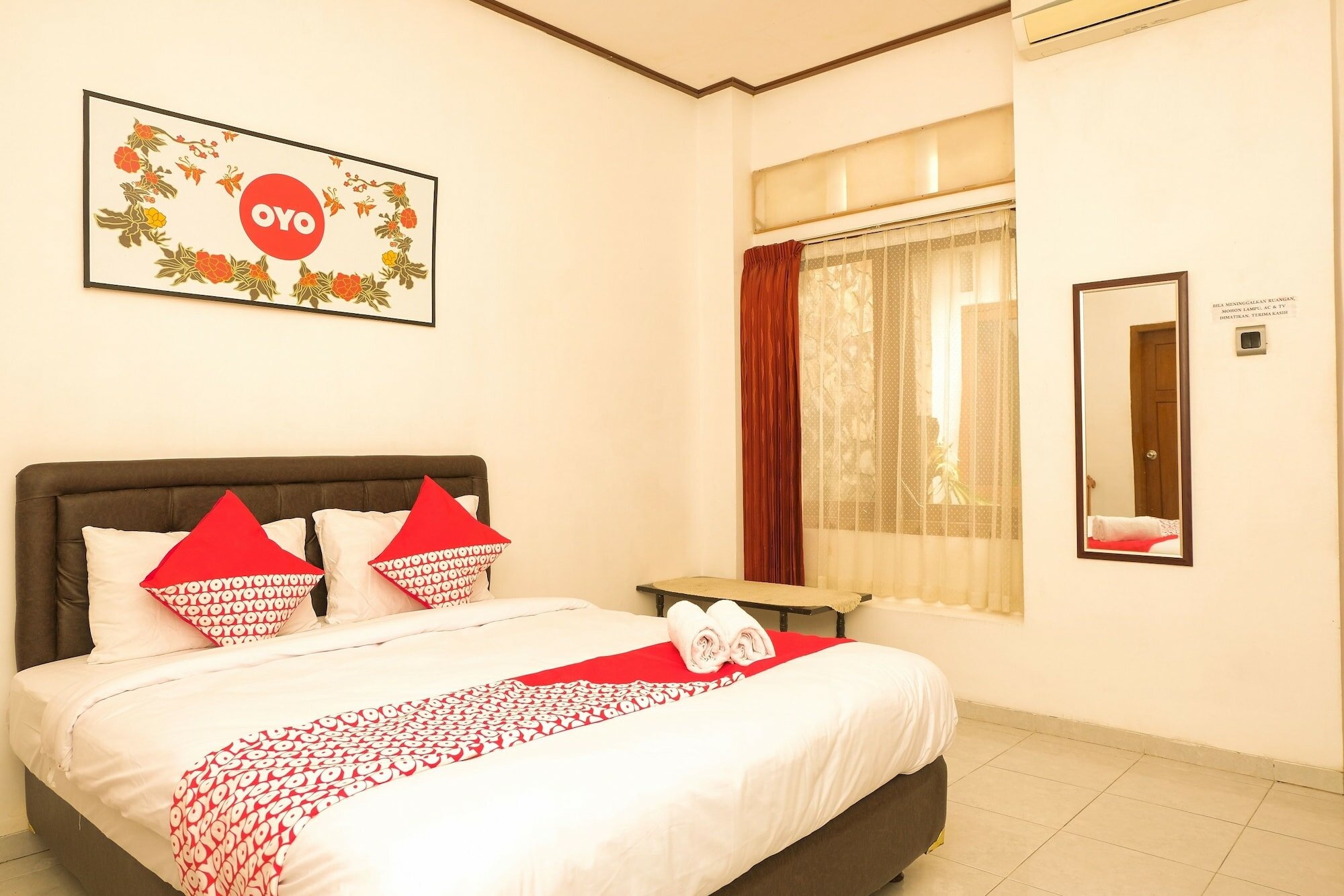 Фото Oyo 353 Loesje Guest House Syariah