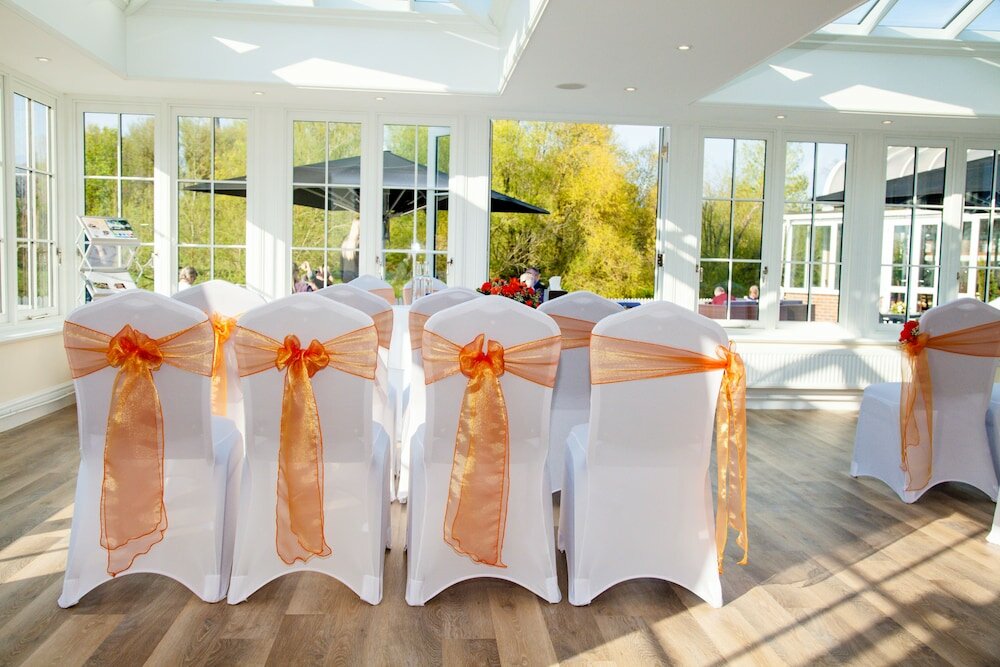 Фото Legacy Rose & Crown Hotel