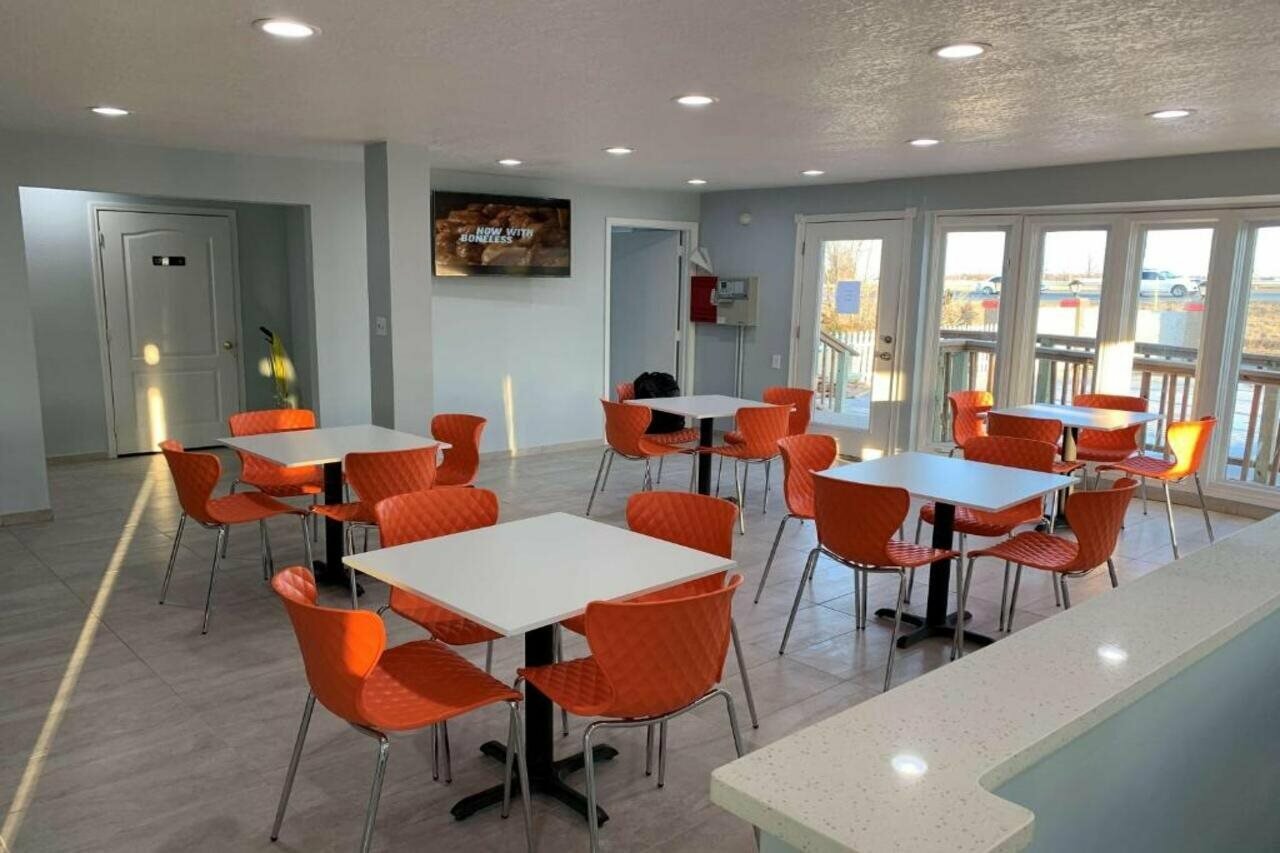 Фото SureStay Hotel by Best Western Olathe