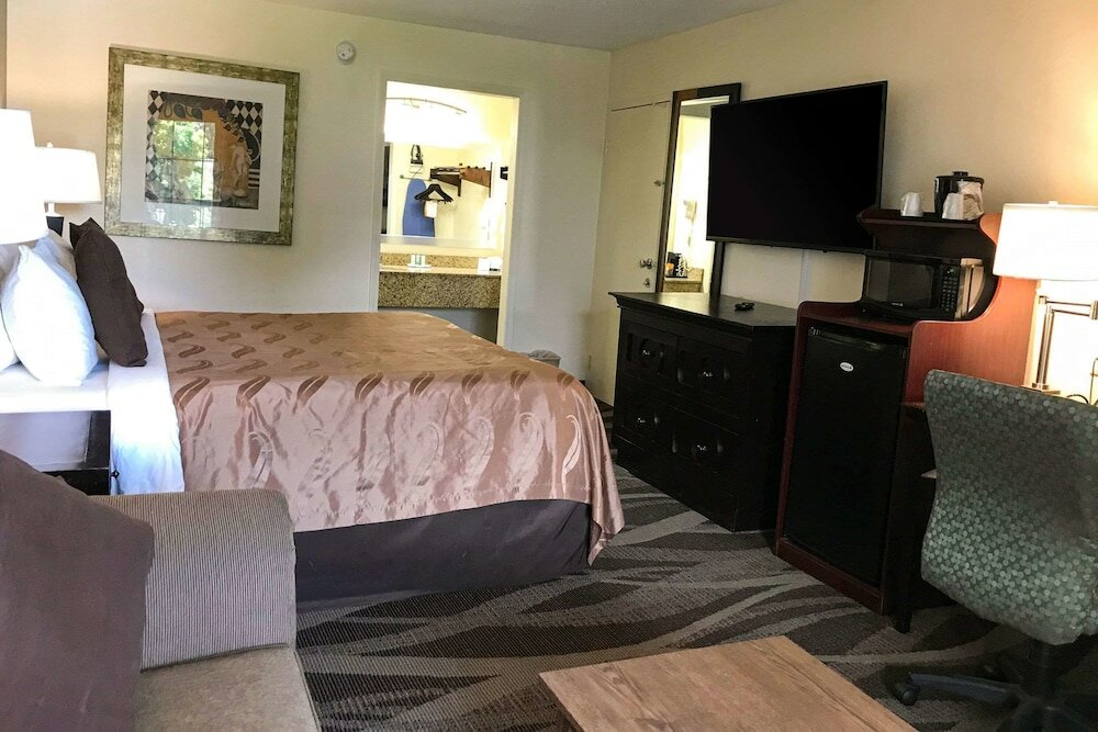 Фото Quality Inn Windsor Mill