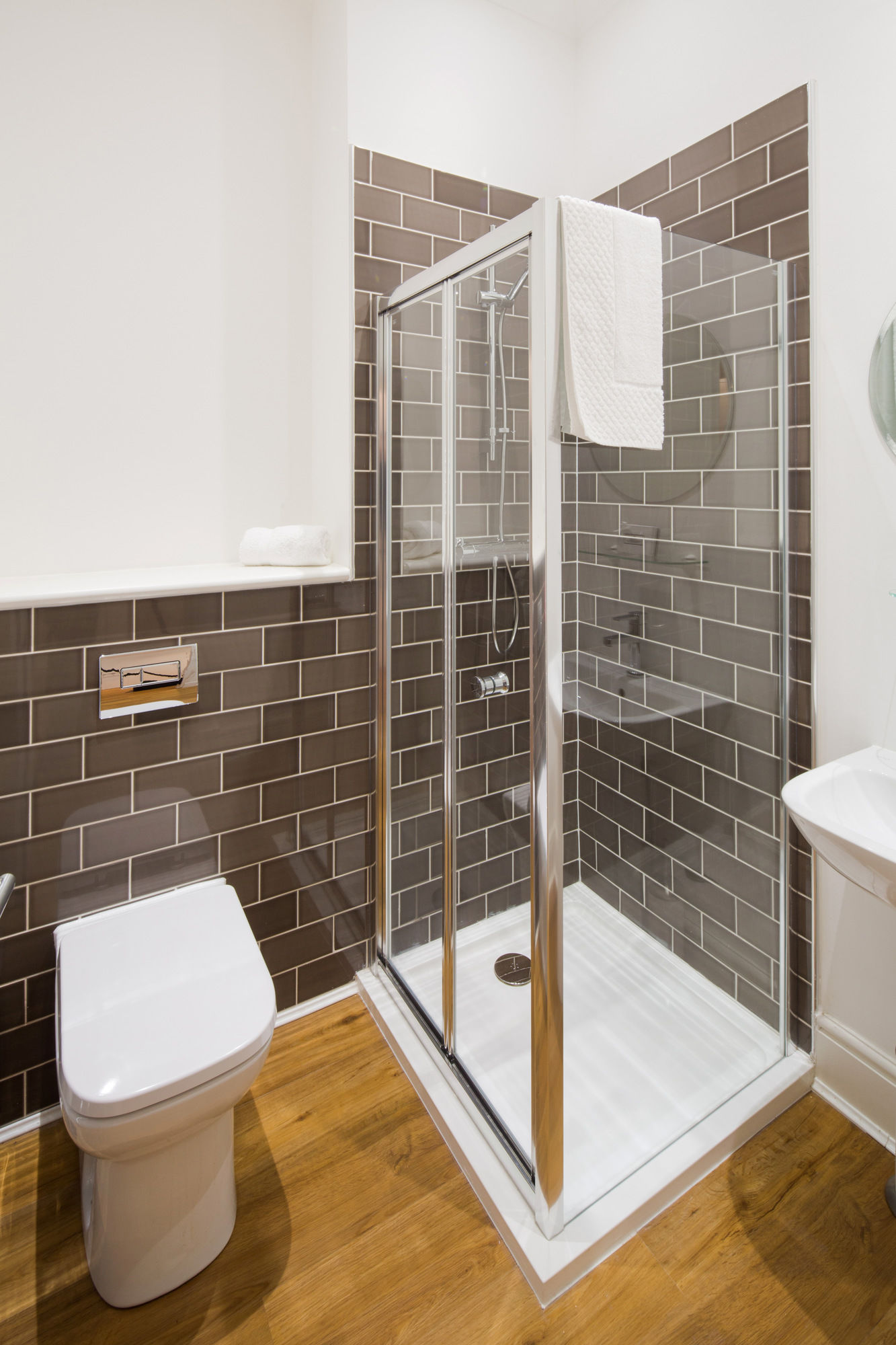 Фото Edinburgh Castle Apartments and Suites