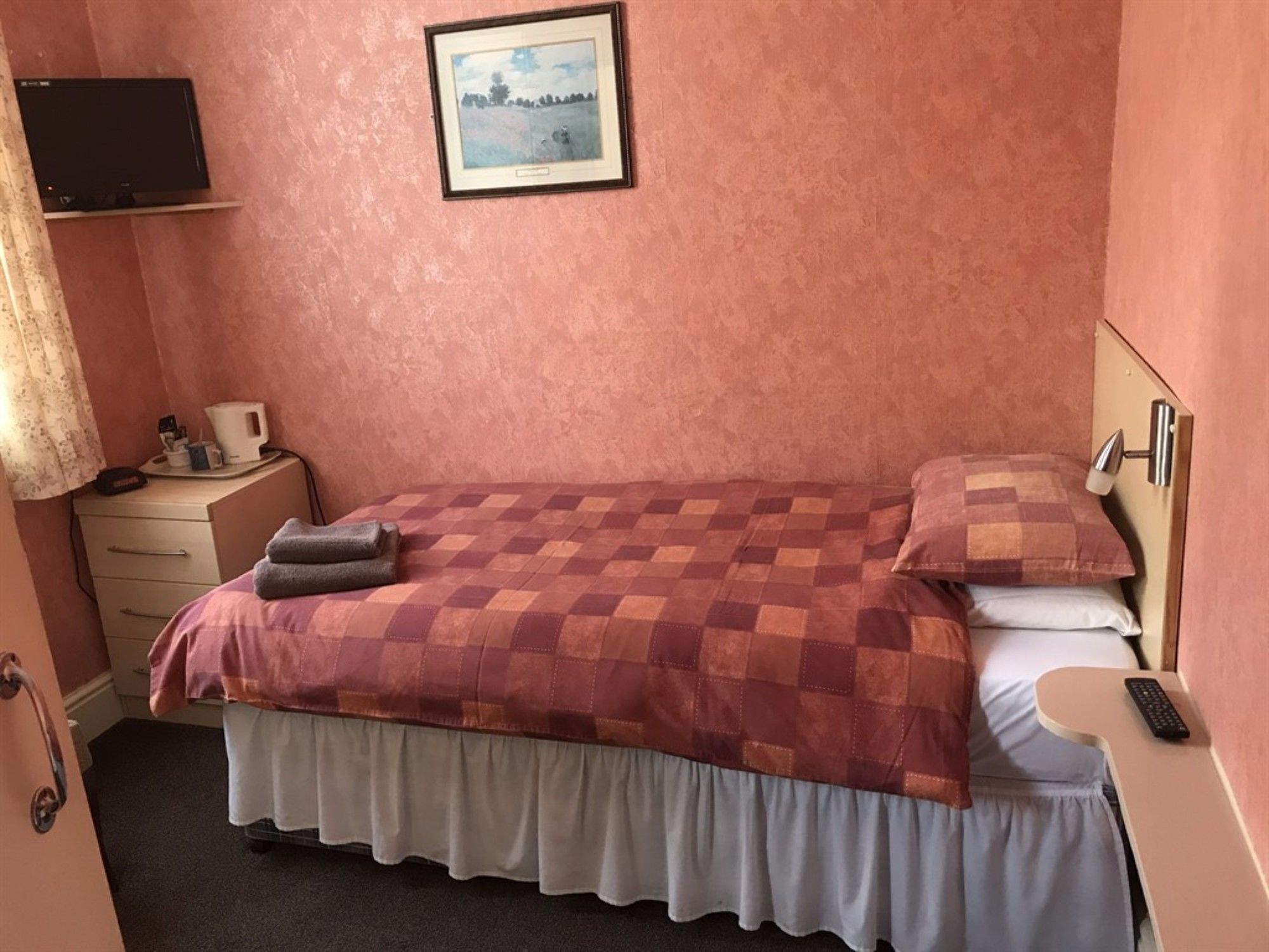 Фото St Annes Hotel