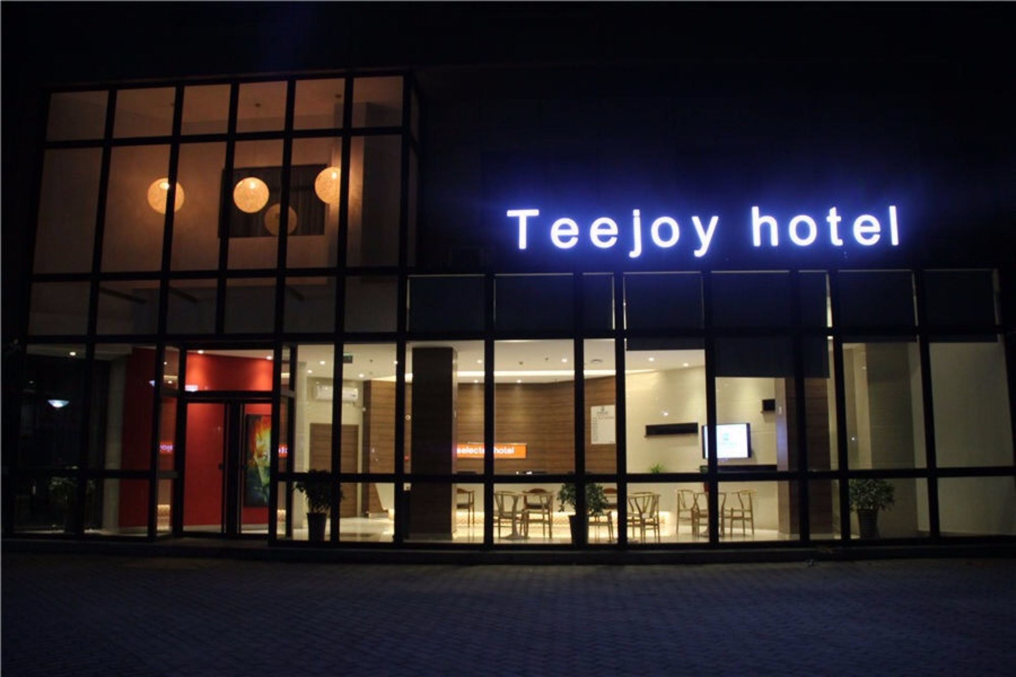 Фото отеля 1