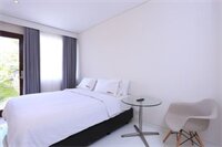 Фото Reddoorz @ Petitenget Seminyak