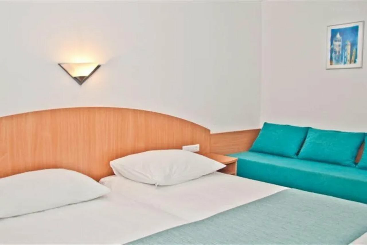 Фото отеля 2