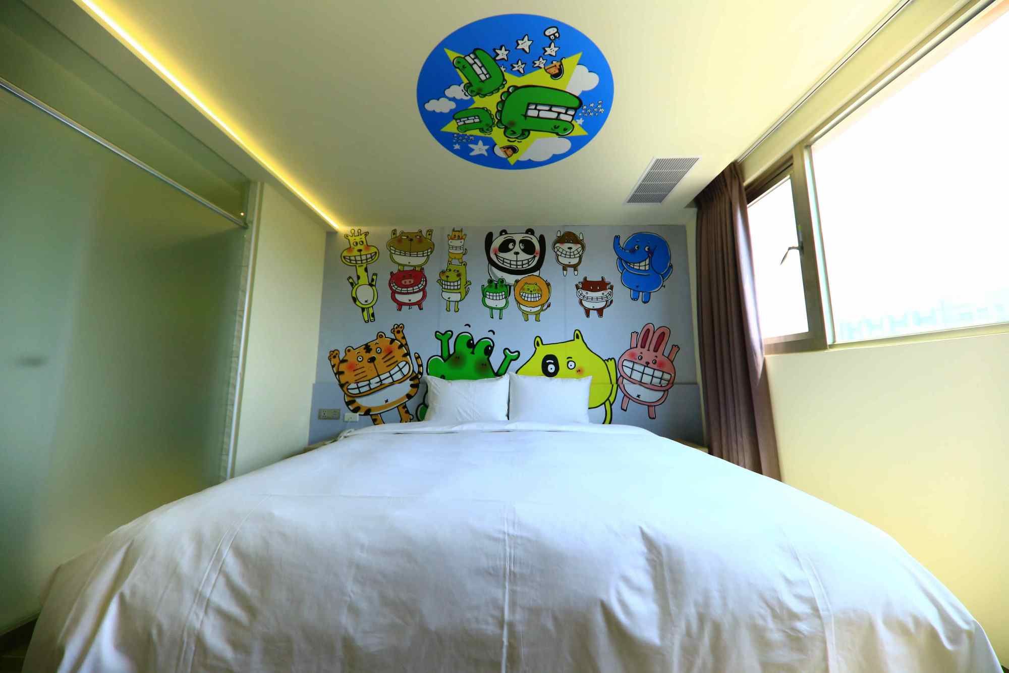 Фото Whoops Hotel