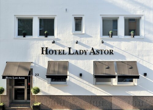 Гостиница Hotel Sir & Lady Astor в Дюссельдорфе