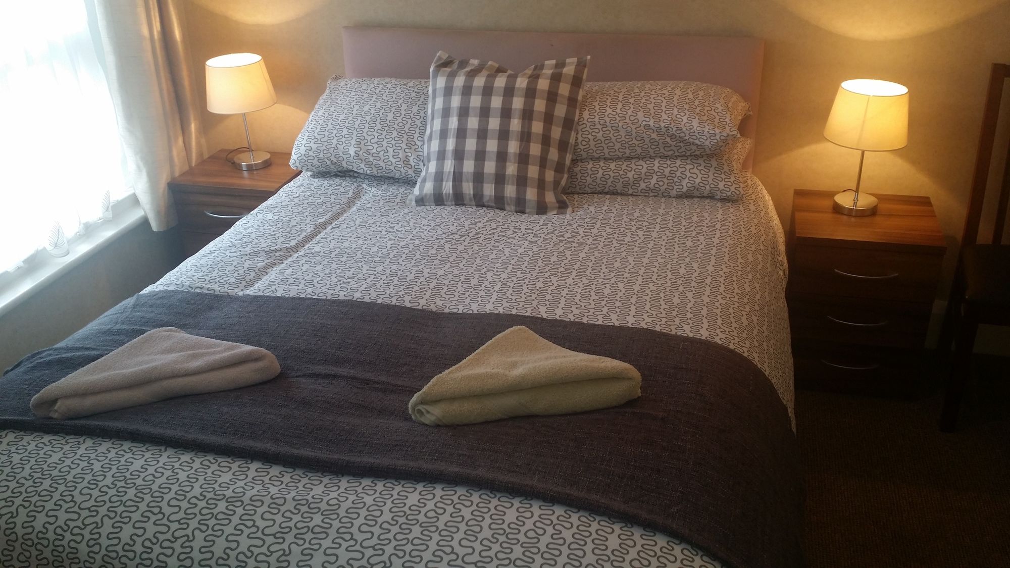 Фото Newholme Hotel