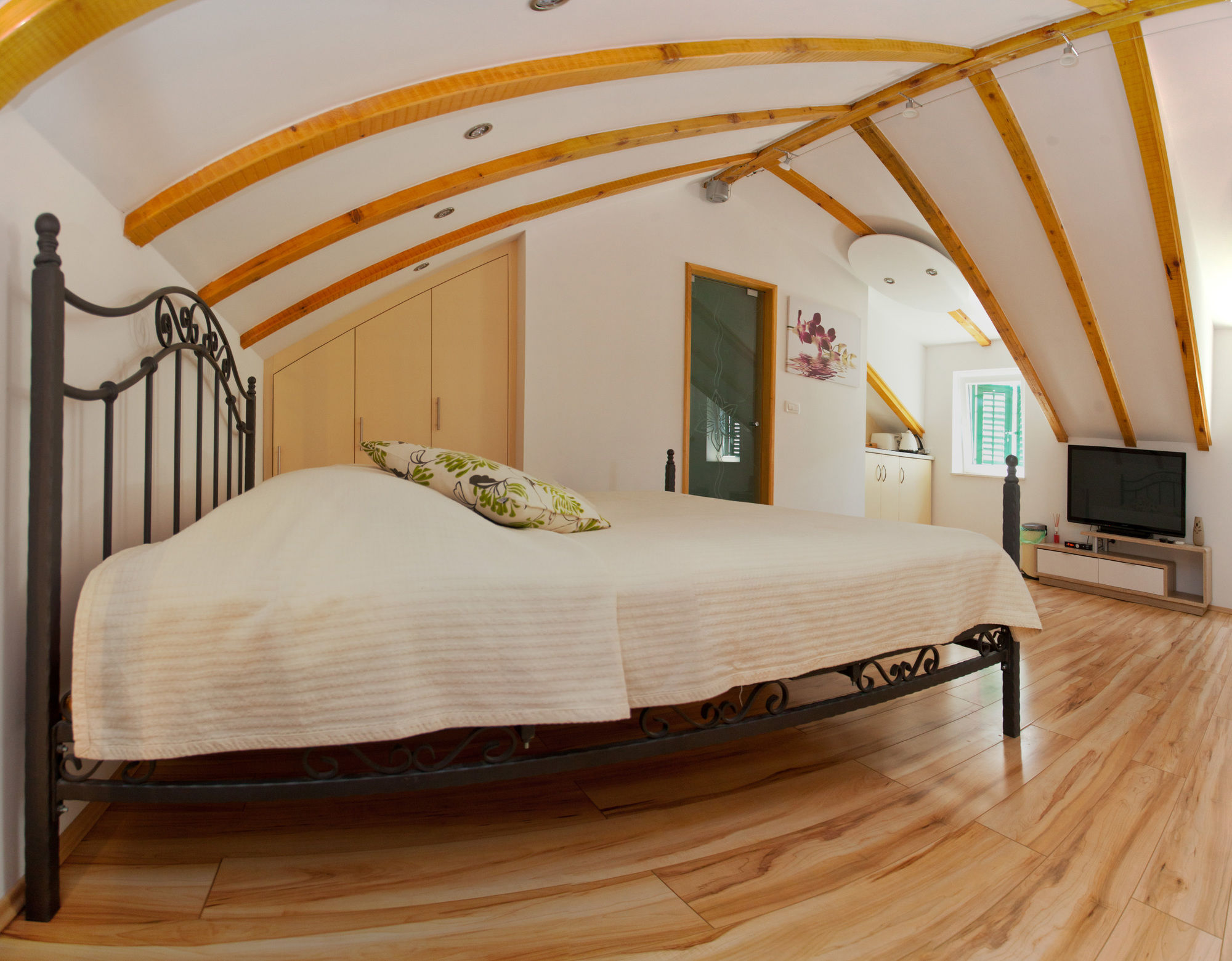 Фото House Sandra