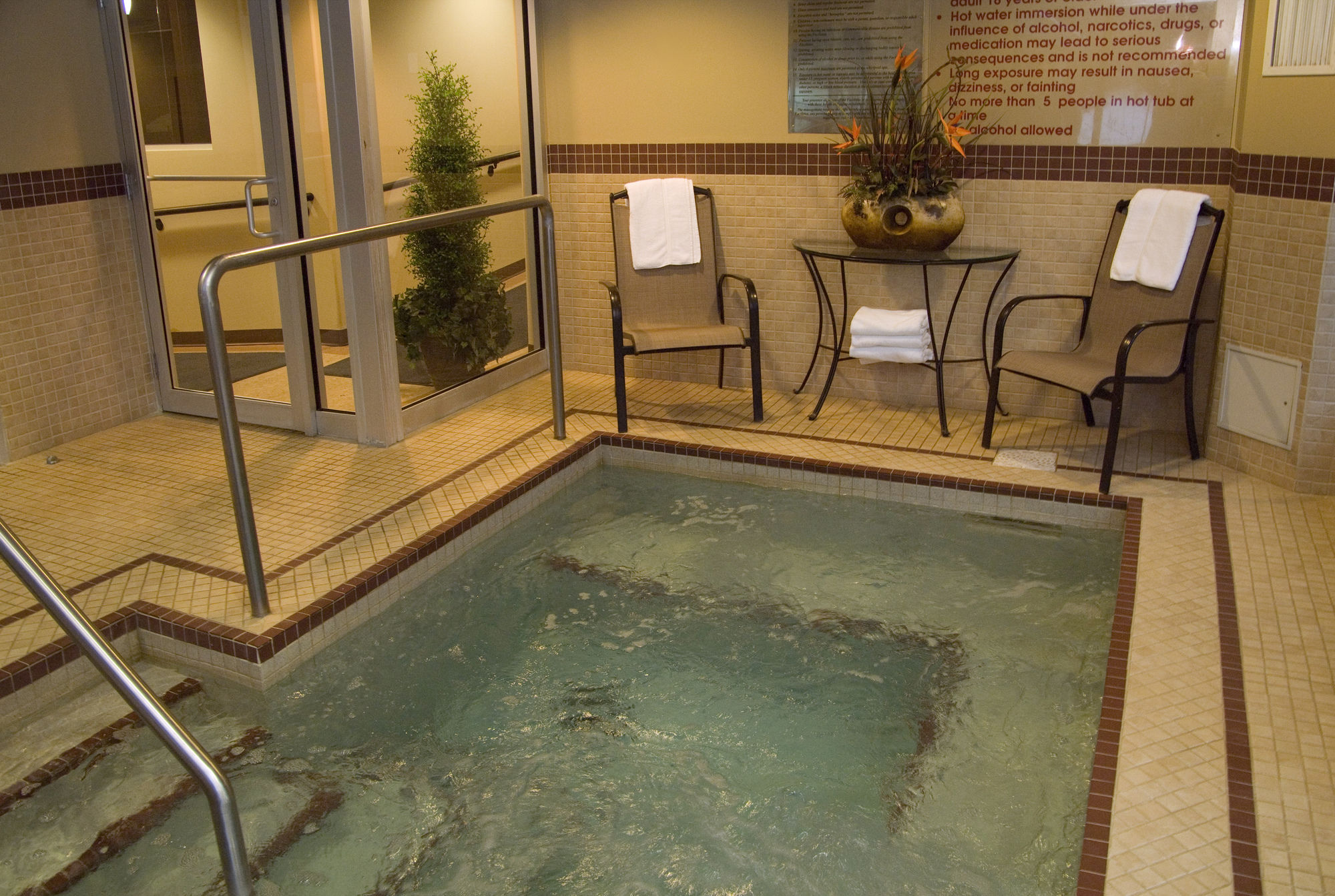 Фото Clearwater Suite Hotel