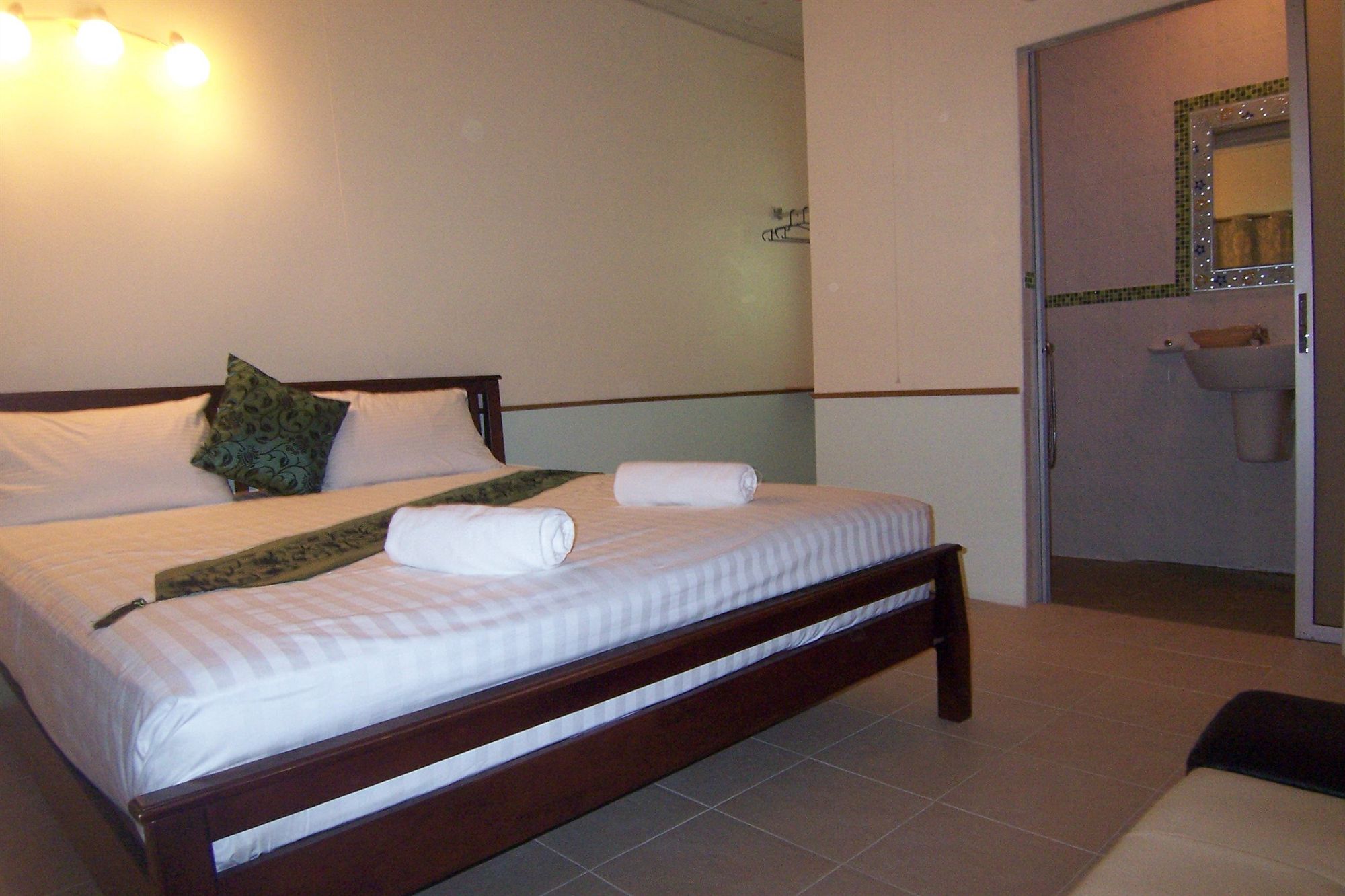 Фото Phuket Airport Overnight Hotel