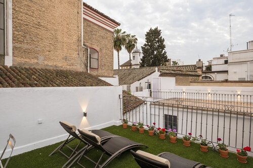 Гостиница Apartamentos Turísticos Los Venerables в Севилье