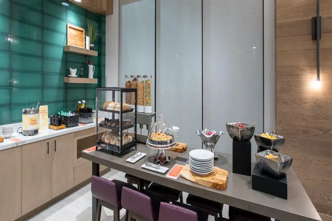 Фото Hilton Garden Inn Albuquerque Downtown