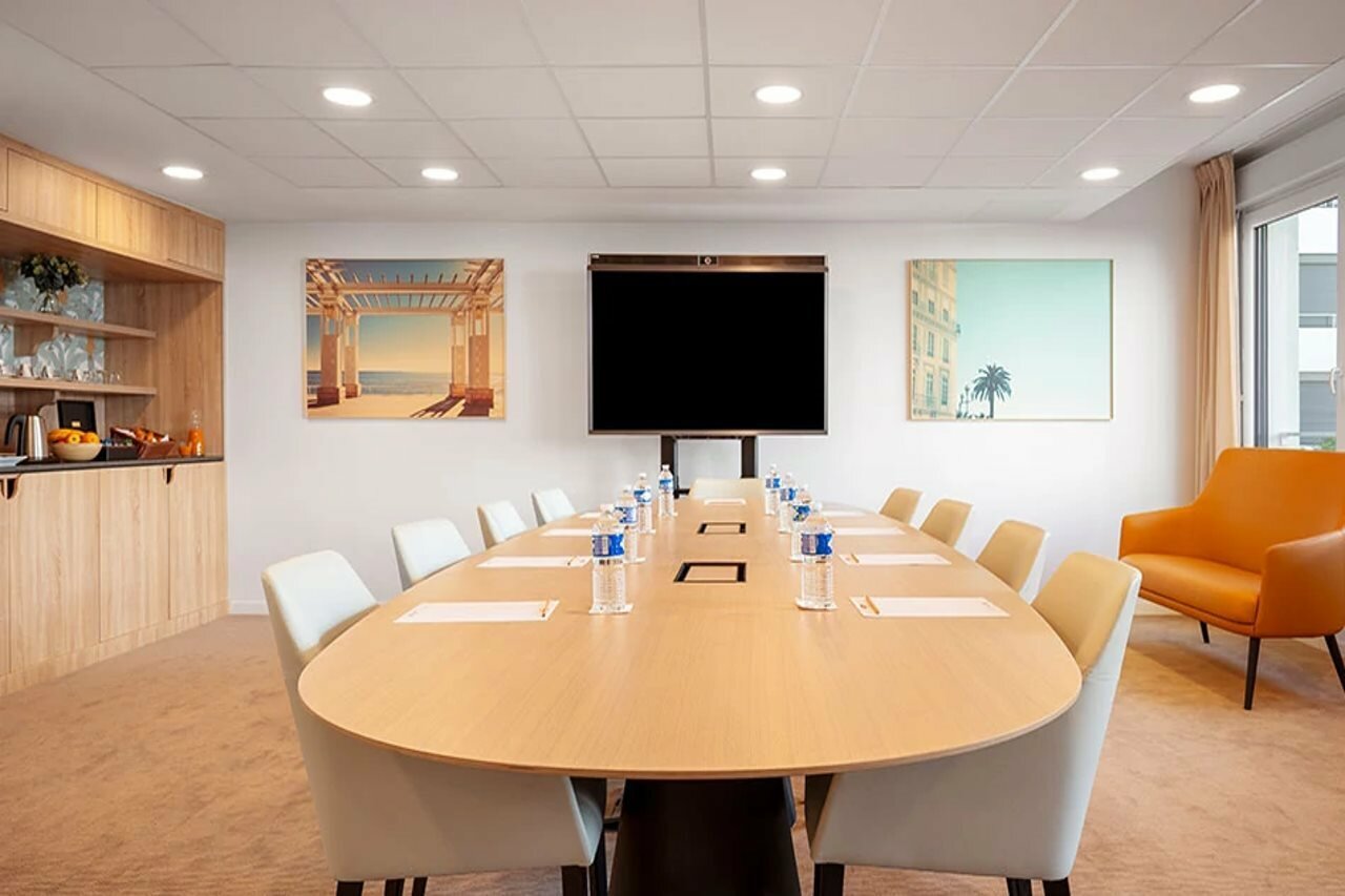 Фото Residhome Nice Aéroport