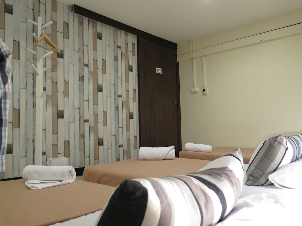 Фото I-Sleep Silom Hostel