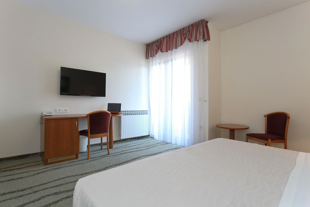 Фото Hotel Mediteran