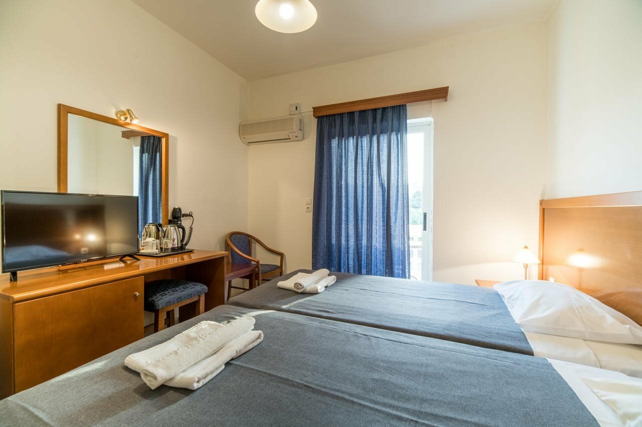 Фото Hiona Holiday Hotel