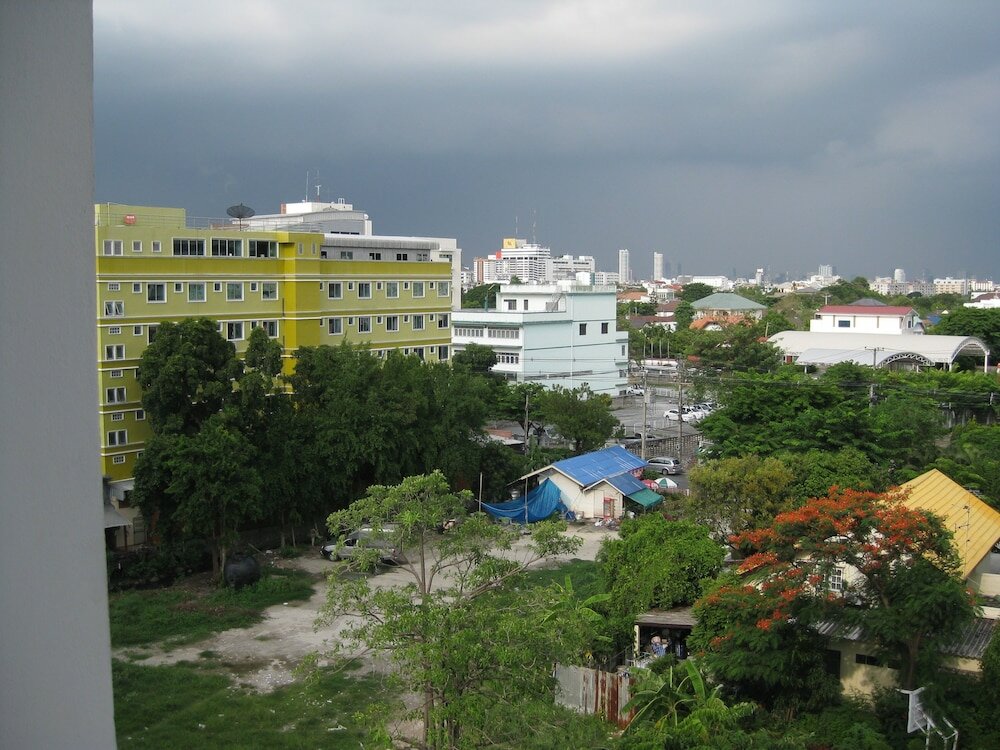 Фото Komol Residence Bangkok