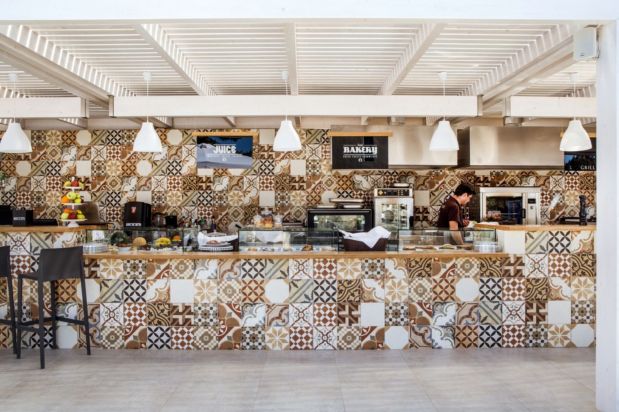 Фото Sundance Apartments and Suites