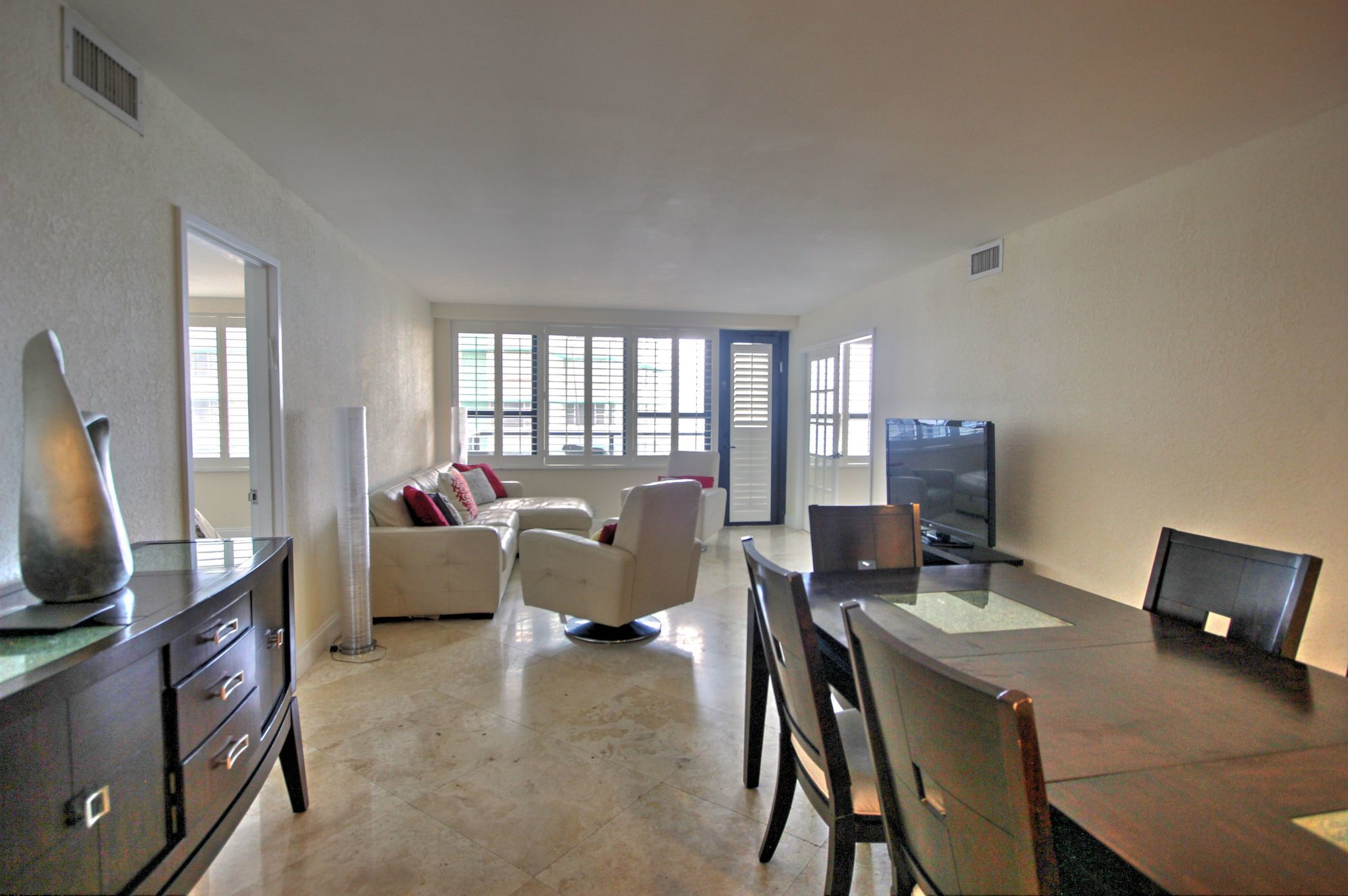 Фото Private Apartments by Vacations On Miami Beach