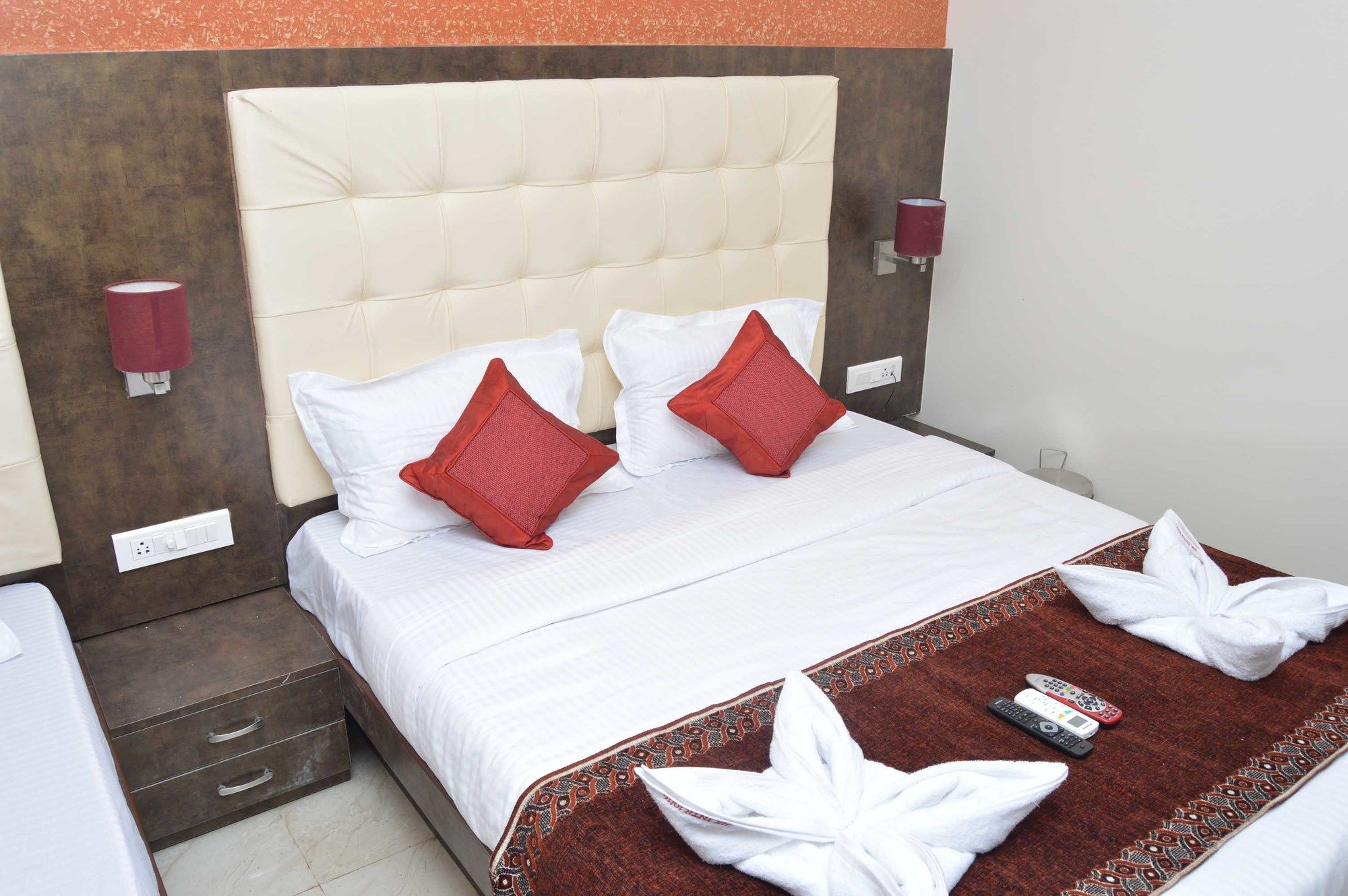 Фото Hotel Ak International
