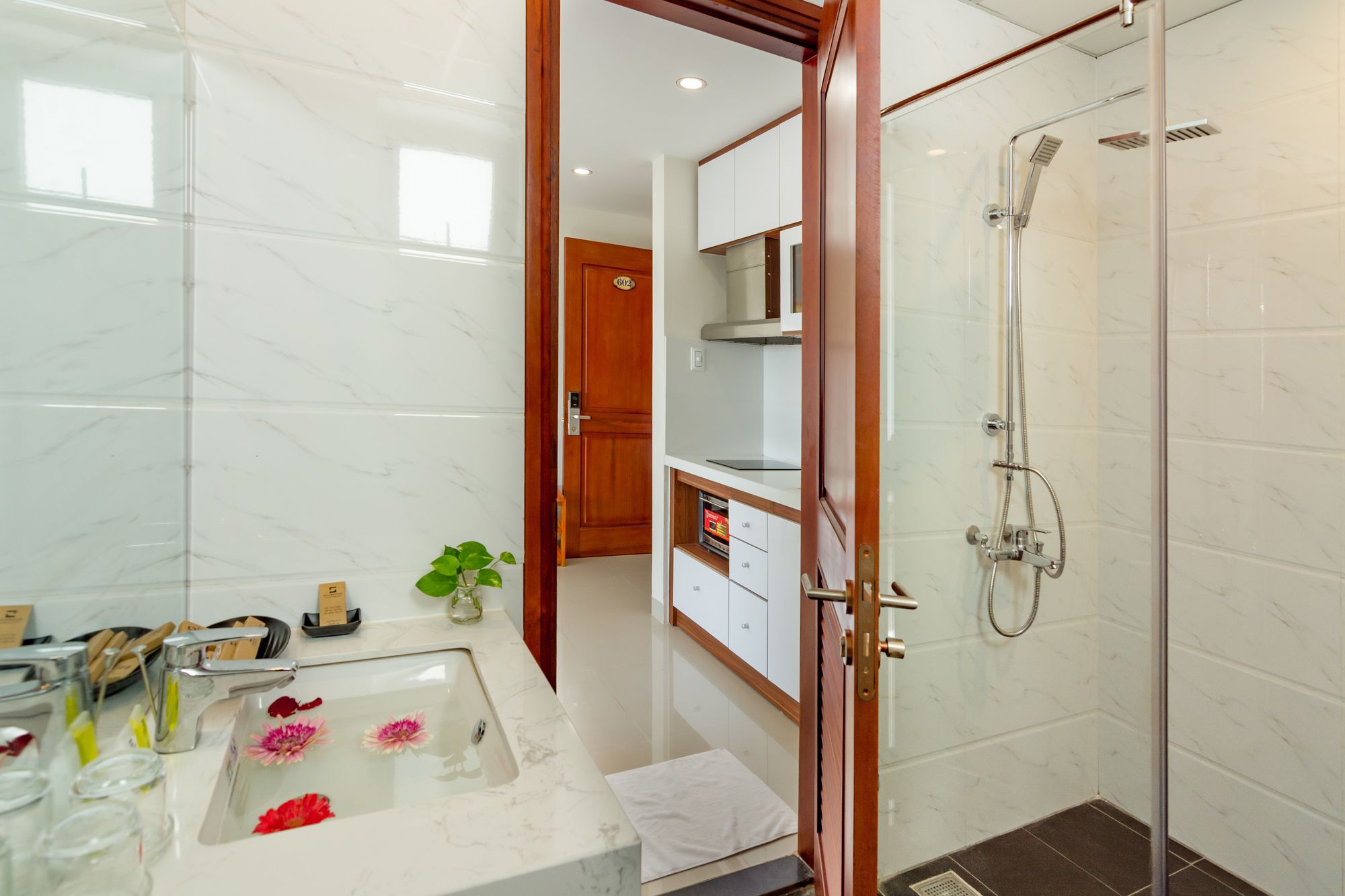 Фото Salamander Hotel and Apartment