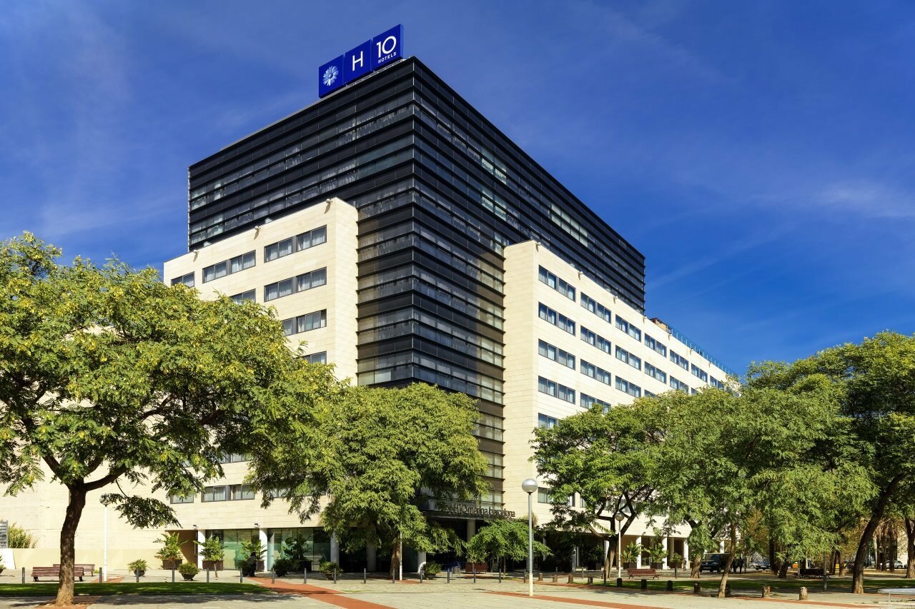 Фото отеля 2