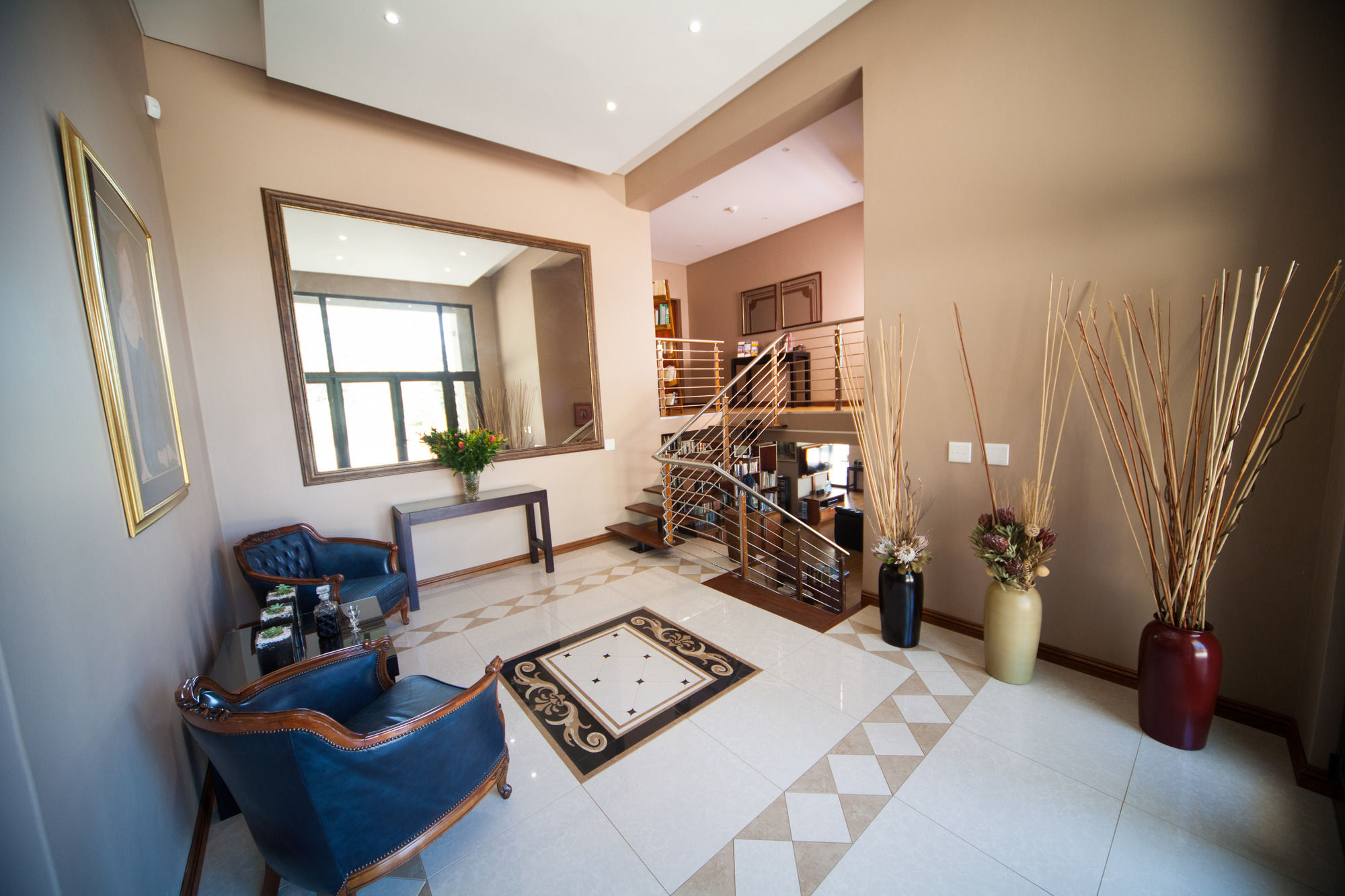 Фото Over The Moon Guesthouse