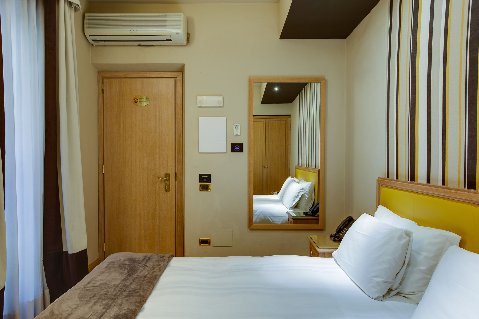 Фото Solo Experience Hotel