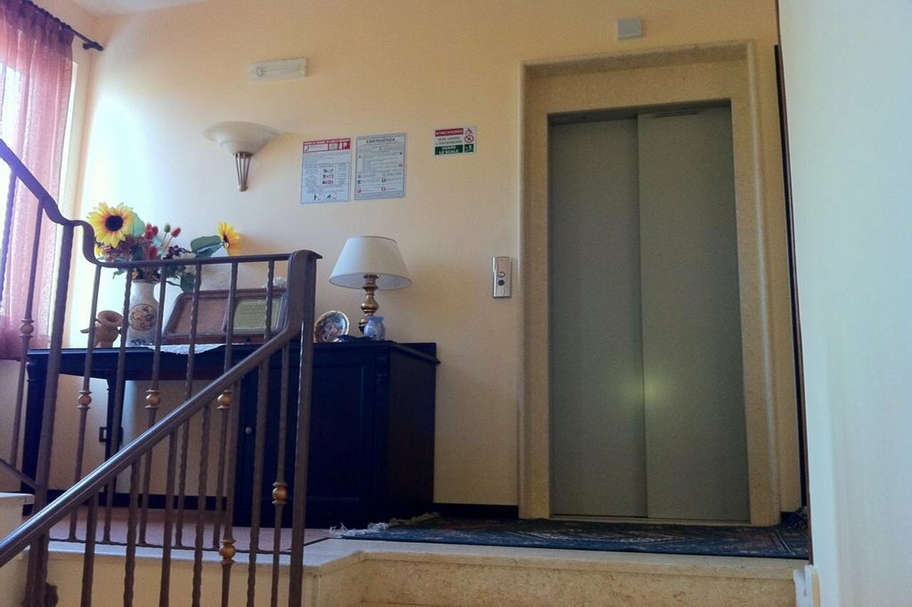 Фото Sammartano Hotel