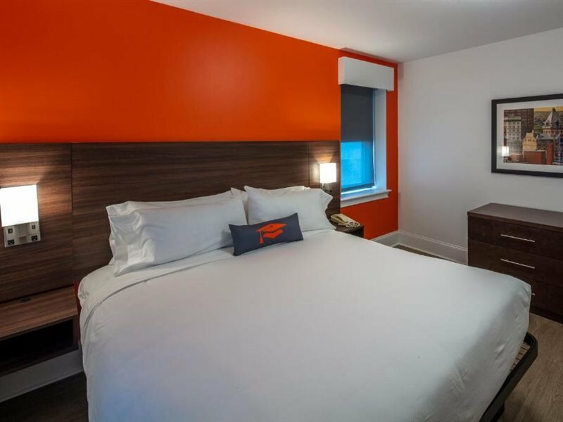 Фото Collegian Hotel & Suites Trademark Collection by Wyndham